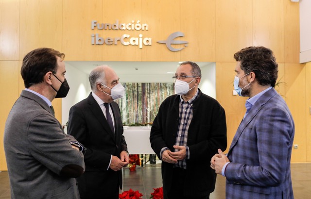 Firma del convenio Fundación Ibercaja Henneo Ser Aragón y Cadis Huesca 