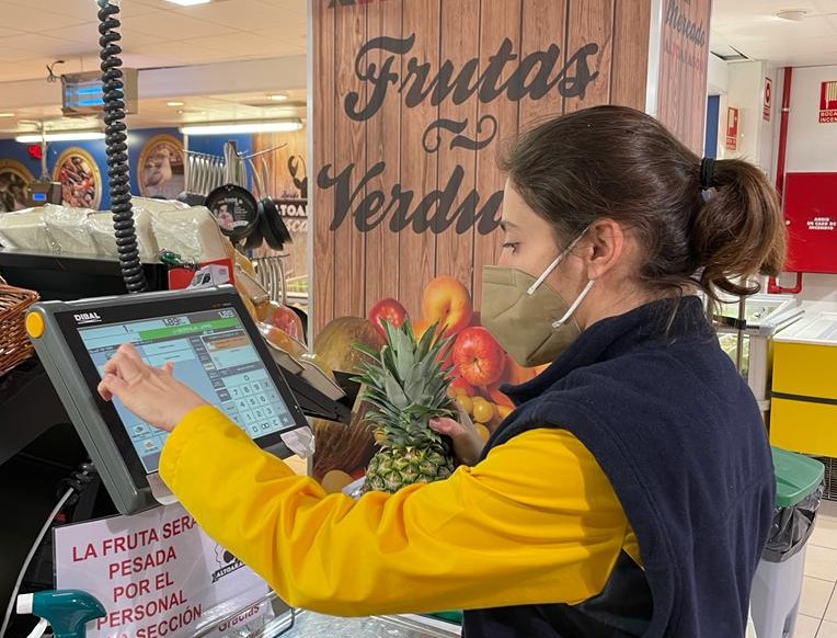 Laura, una de las personas vinculadas a Valentia que acaba de lograr un contrato laboral