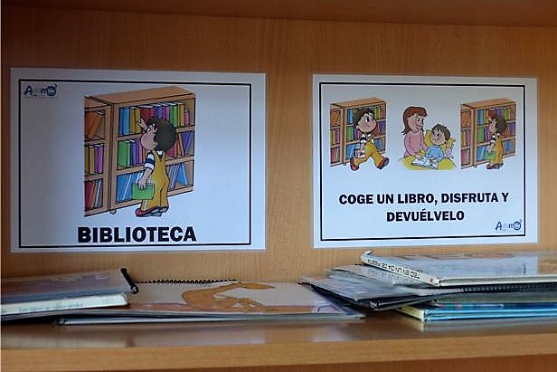 Pictografías en la Biblioteca de la Escuela