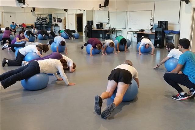 Ejercicios con asociados y asociadas de ARO