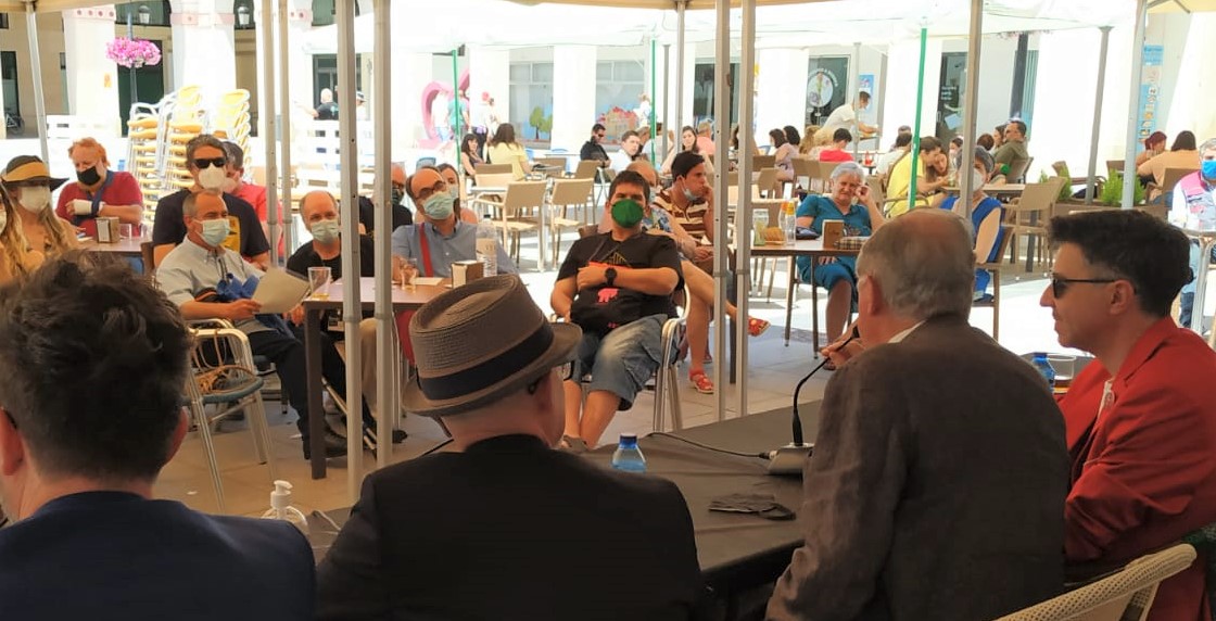 David Pérez y Nacho Olivar y Miguel Ángel Gonzalez tb de reporterosCADIS durante el vermut