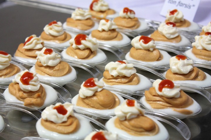 Huevos rellenos texturizado Small