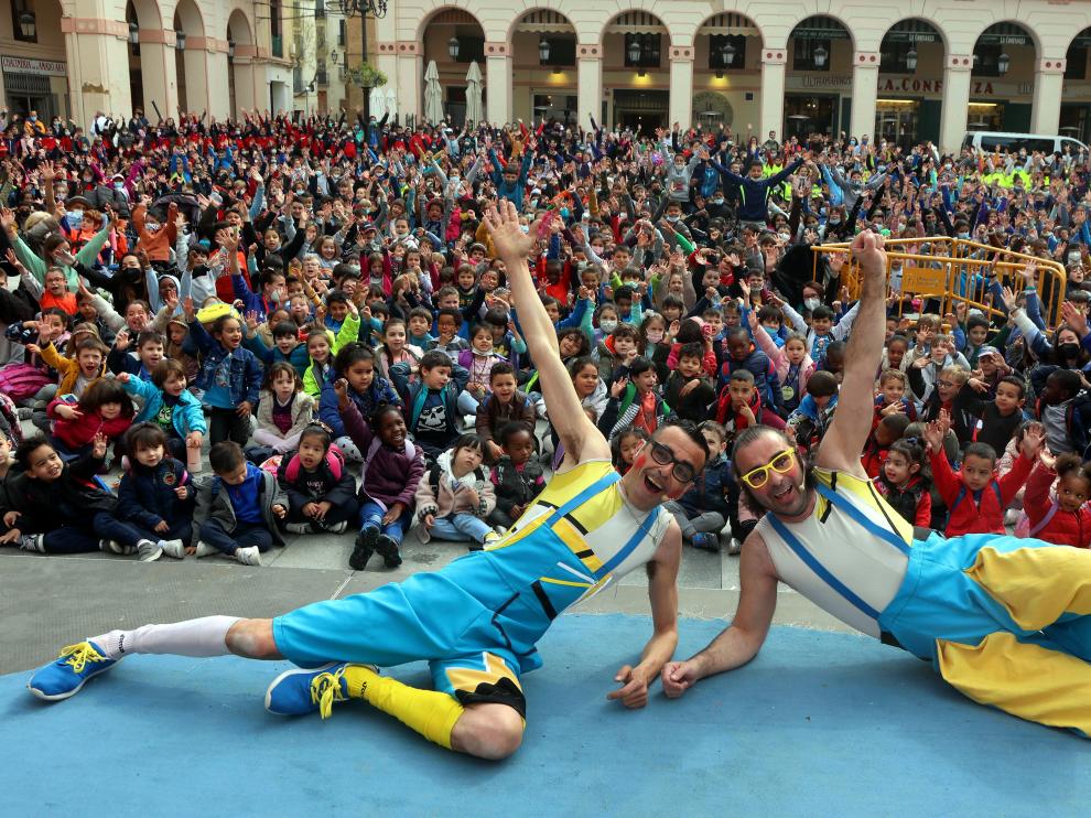 circo la raspa ha amenizado todavia mas la minimarcha con su espectaculo